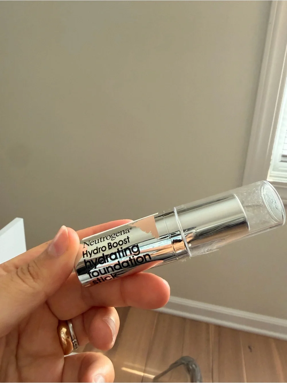 Neutrogena Hydro Boost Hydrating Foundation Stick - Light Beige